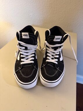 Vans Black & White Sk8-Hi Classic High-Top Sneakers